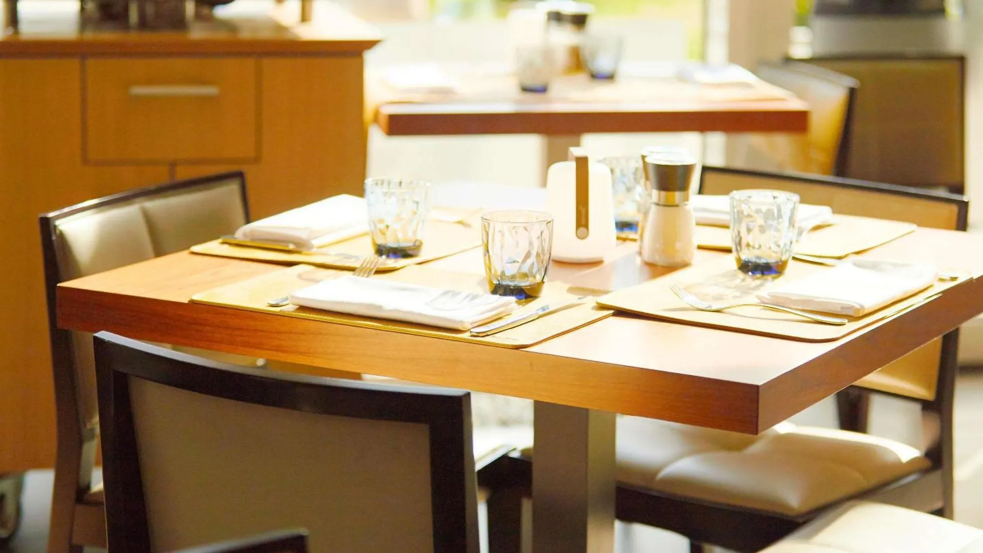 Novotel Antwerpen - Ekeren Отель